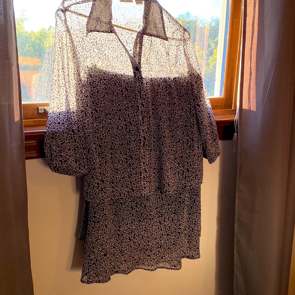 2 piece Black & White Skirt Outfit. Size Medium